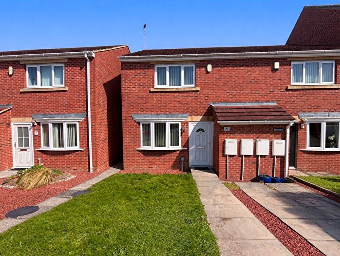 3 Bedroom Semi-Detached House For Sale In Sea View, Windy Nook, NE10