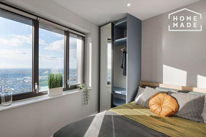 Flat To Rent In Enclave Croydon, CR0