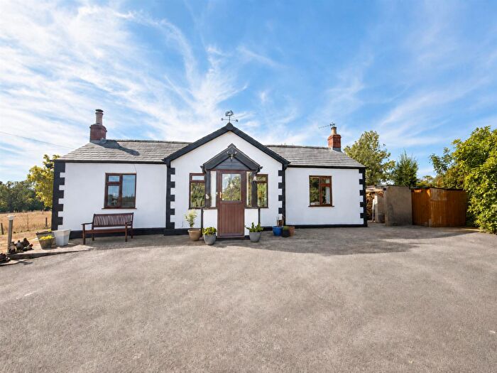 3 Bedroom Detached Bungalow To Rent In Moat Lane, Staunton, GL19