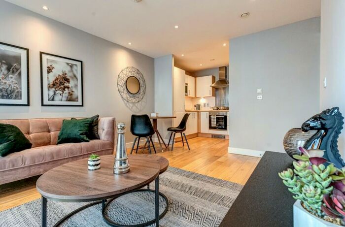 1 Bedroom Apartment To Rent In Bute Terrace, Cardiff, CF10