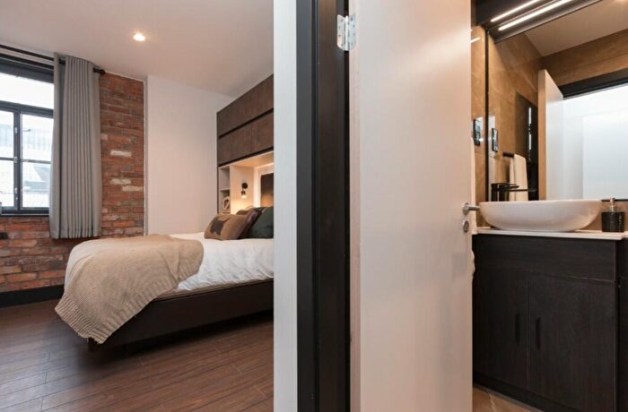 2 Bedroom Apartment To Rent In Bed Apartment, Portland Street, Basil House, M1