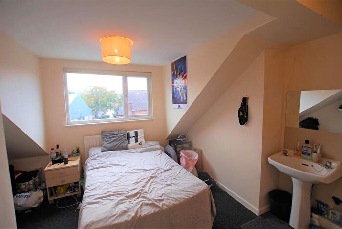 5 Bedroom End Of Terrace House To Rent In Stalker Lees Road, S11