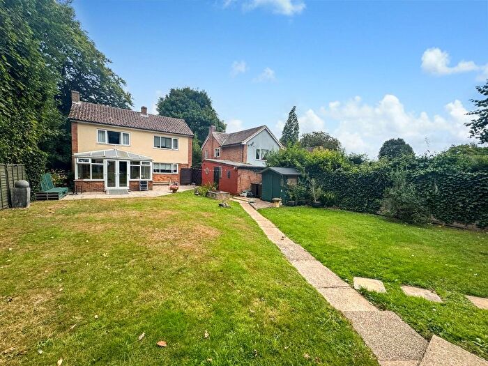 3 Bedroom Detached House For Sale In The Street, Kennington, Ashford, TN24