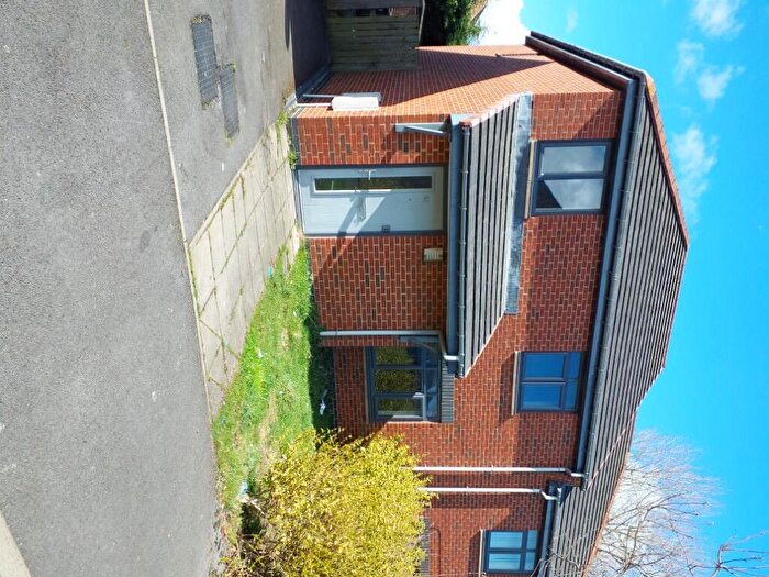 3 Bedroom Semi Detached House To Rent In Willow Green, Gateshead, Tyne And Wear, NE10