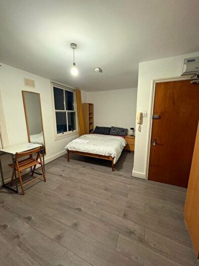 1 Bedroom Flat To Rent In Bryantwood Road, London, N7