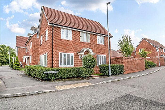 3 Bedroom Detached House For Sale In Porthcawl Drive, Binfield, Bracknell, Berkshire, RG42