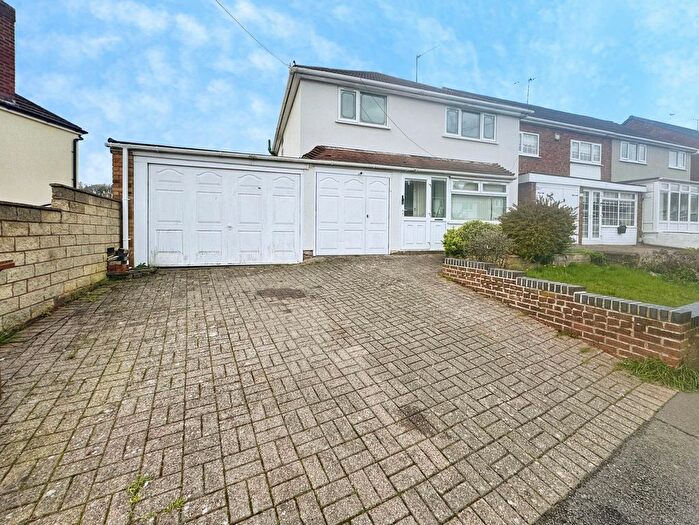 3 Bedroom Detached House For Sale In Stonehurst Road, Birmingham, B43