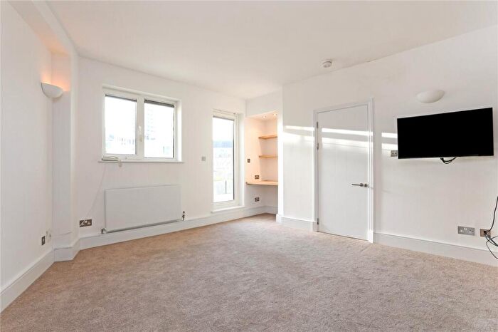2 Bedroom Flat To Rent In Carlyle Court, Chelsea Harbour, London, SW10