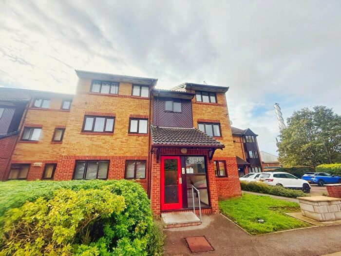 1 Bedroom Flat To Rent In Parr Close, London, N9