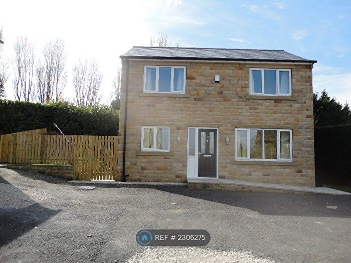 3 Bedroom Detached House To Rent In Hare Park Lane, Liversedge, WF15