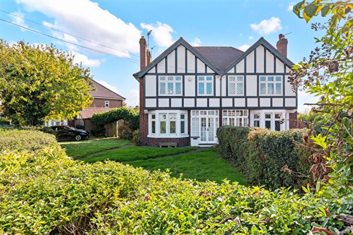 3 Bedroom Semi Detached House For Sale In Daventry Road, Cheylesmore, Coventry, CV3