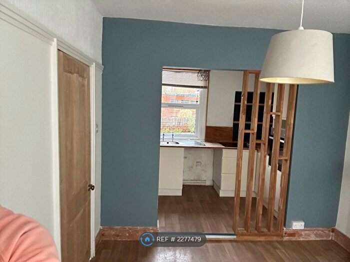 3 Bedroom Terraced House To Rent In Salisbury Avenue, Bristol, BS15