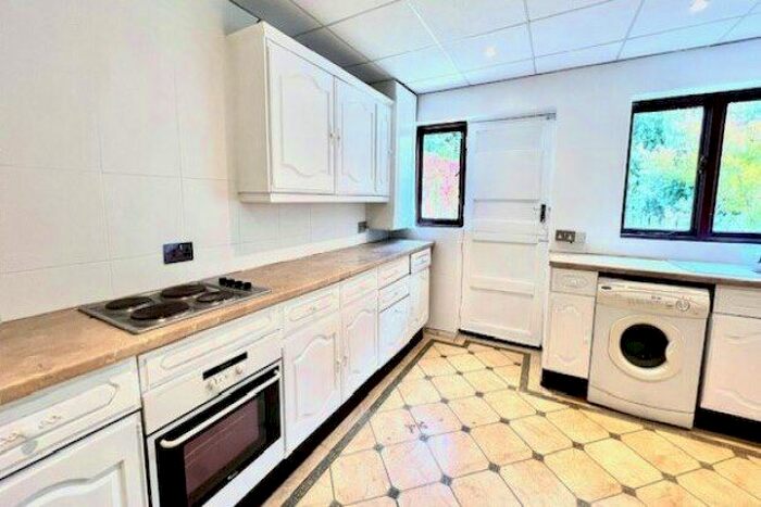 3 Bedroom Property To Rent In Baxter Road, London, E16