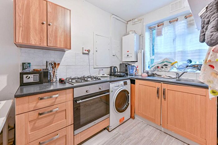 2 Bedroom Maisonette For Sale In Grange Grove, Canonbury, London, N1