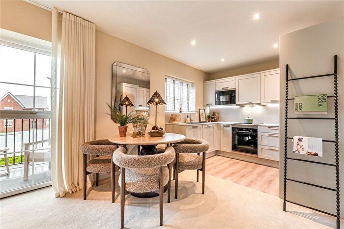 2 Bedroom Flat For Sale In Manor Lane, Maidenhead, Berkshire, SL6