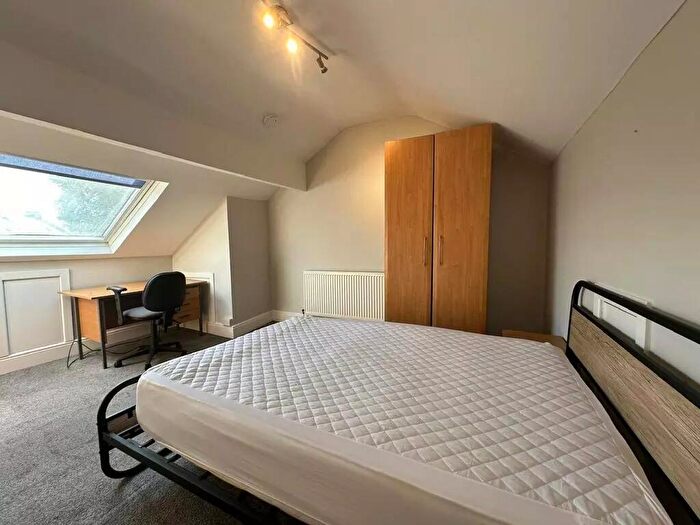 4 Bedroom House To Rent In Club Street, Sheffield, S11