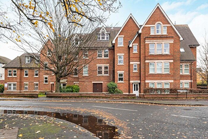 3 Bedroom Penthouse For Sale In Constitution Hill, Woking, Surrey, GU22