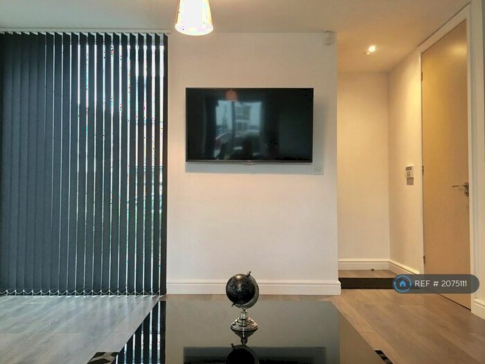 3 Bedroom Terraced House To Rent In Paxton Place, Manchester, M11