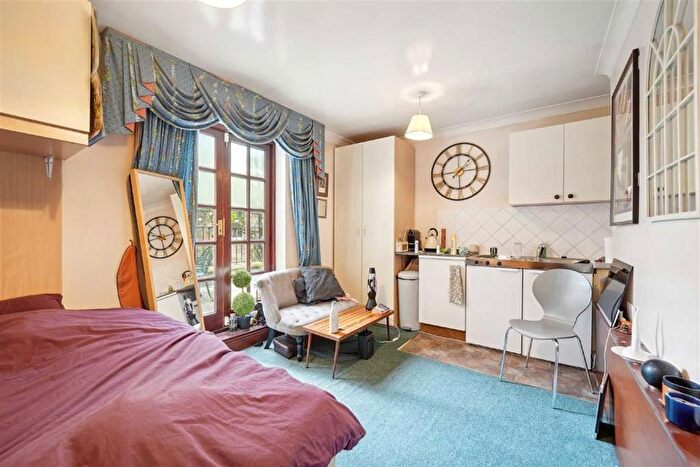Studio To Rent In Collingham Road, London, SW5