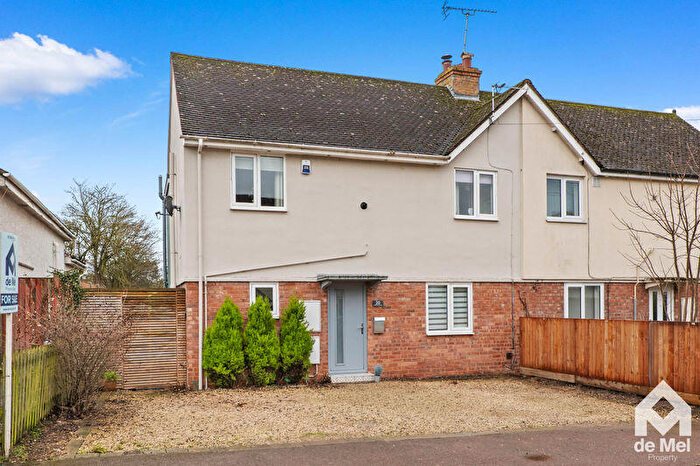 3 Bedroom Semi Detached House For Sale In Abbots Road, Tewkesbury, Gloucestershire, GL20