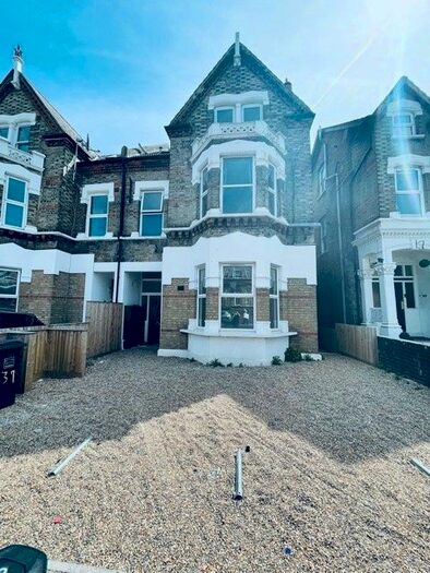 2 Bedroom Flat To Rent In Catford Hill, London, SE6