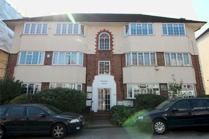 2 Bedroom Apartment To Rent In Waverley Court, Windmill Hill, Enfield, EN2