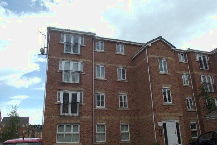 2 Bedroom Flat To Rent In Harper Grove, Tipton, DY4