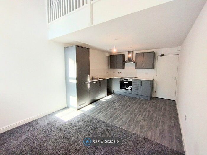 3 Bedroom Flat To Rent In Cromwell Building, Lancaster, LA1