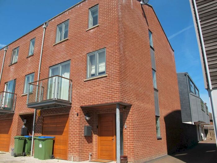 3 Bedroom Town House To Rent In Timberyard Lane, Lewes, BN7