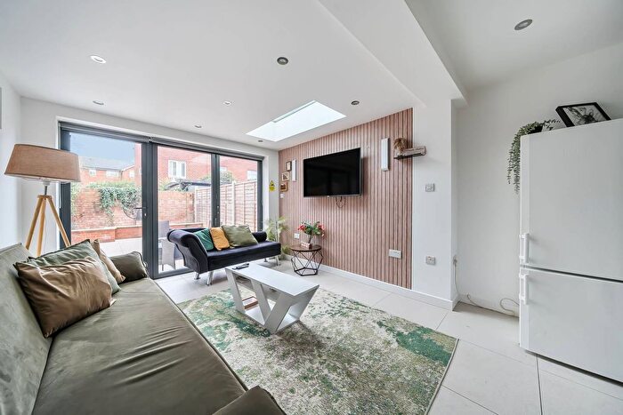 4 Bedroom End Terrace House To Rent In Cherry Close, South Ealing, London, W5