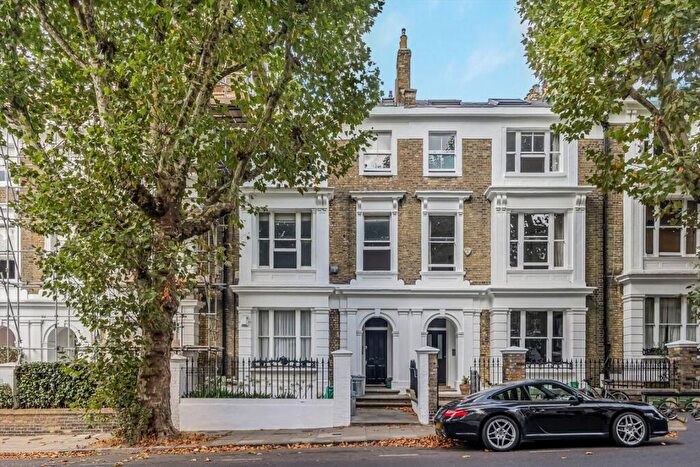 2 Bedroom Flat For Sale In Richmond Avenue, Islington, N1
