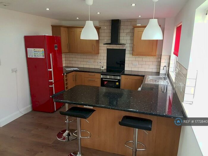 3 Bedroom Terraced House To Rent In Woodpecker Mount, South Croydon, CR0