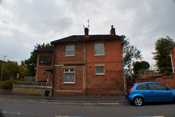 2 Bedroom Flat To Rent In Wembdon Road, Bridgwater, TA6