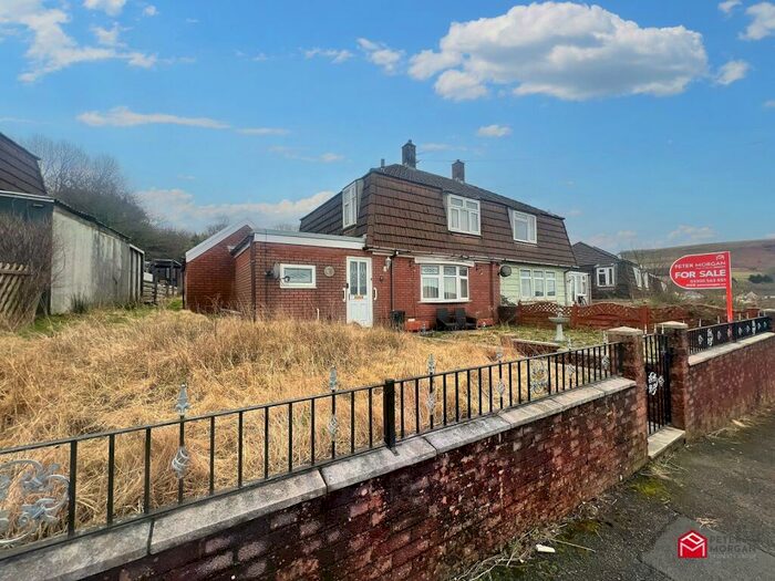 4 Bedroom Semi-Detached House For Sale In Christopher Road, Maesteg, Bridgend., CF34