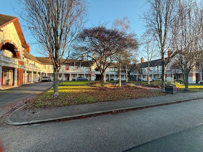 1 Bedroom Flat To Rent In Beech Avenue Shopping Centre, Garden Village, Hull, North Humberside, HU8