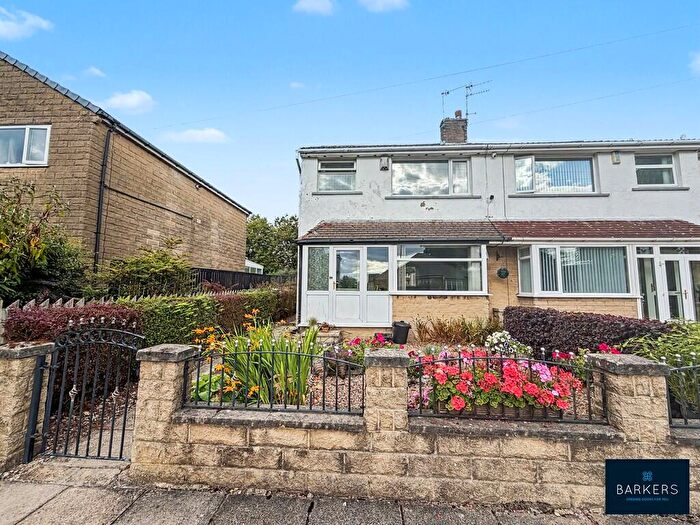 3 Bedroom Semi-Detached House For Sale In Stead Road, Bradford, BD4