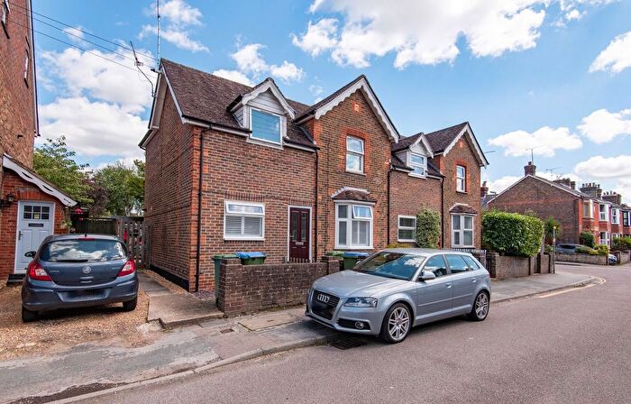 1 Bedroom Flat For Sale In Victory Road, Horsham, RH12