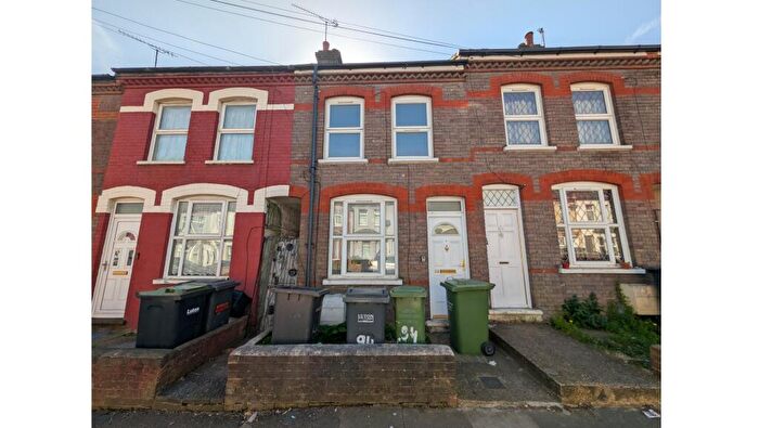 2 Bedroom Terraced House For Sale In Althorp Road, Luton, Bedfordshire, LU3