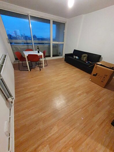 3 Bedroom Flat To Rent In Westferry Road, London, E14