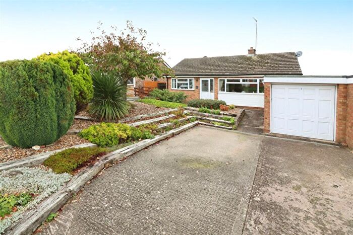 2 Bedroom Detached Bungalow For Sale In Ravensbank, Rushden, NN10