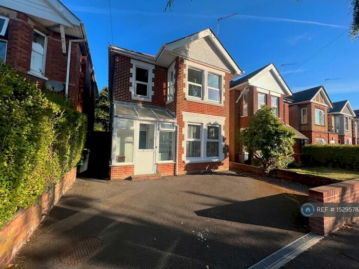 4 Bedroom Detached House To Rent In Edgehill Road, Bournemouth, BH9