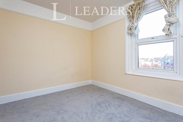 3 Bedroom Flat To Rent In Clarendon Road, Southsea, PO5