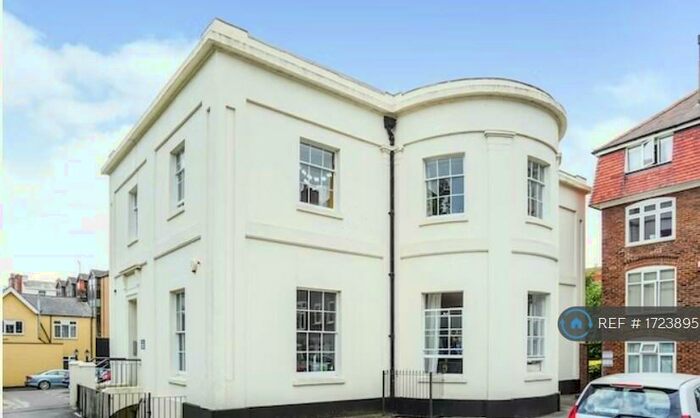 2 Bedroom Flat To Rent In Regency House, Southampton, SO15