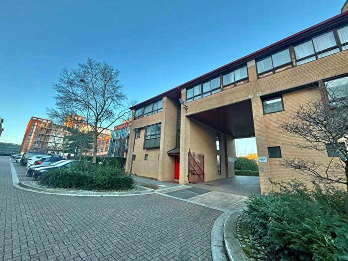 2 Bedroom Apartment To Rent In South Fifth Street, Milton Keynes, MK9