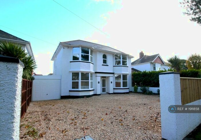 3 Bedroom Flat To Rent In West Way, Bournemouth, BH9