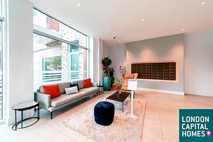 2 Bedroom Flat To Rent In Odell House, Woodberry Down, London, N4