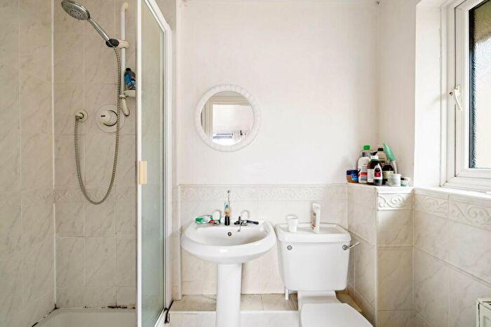 2 Bedroom Flat For Sale In Taswell Street, Dover, CT16
