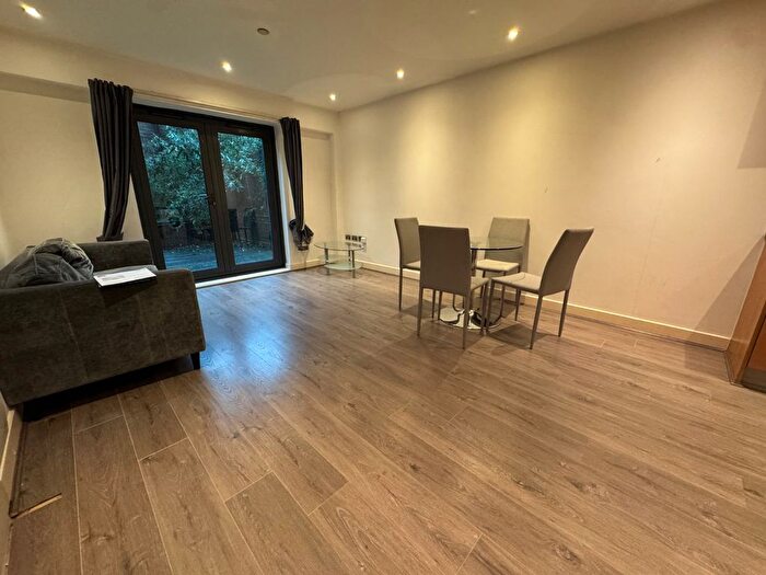 2 Bedroom Flat To Rent In Bluecoat House, North Sherwood Street, Nottingham, NG1