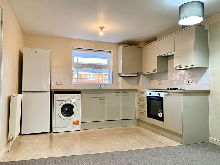 2 Bedroom Flat To Rent In Drum Road, Eastleigh, SO50