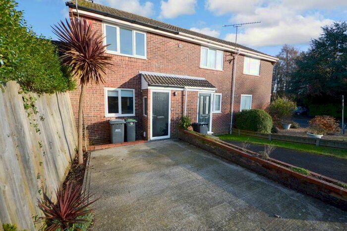2 Bedroom Semi-Detached House To Rent In Spruce Avenue, Waterlooville, PO7